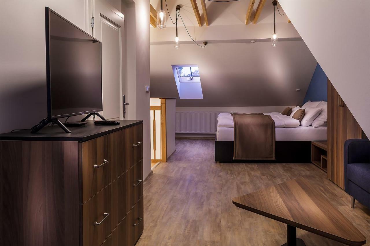 Hnizdo Apartment Mikulov Bagian luar foto